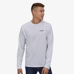 Patagonia Mens Long- Sleeved Line Logo Ridge Responsibili- Tee 3 Patagonia Mens Long- Sleeved Line Logo Ridge Responsibili- Tee -Ski Outlet Shop 38517 WHI EK1