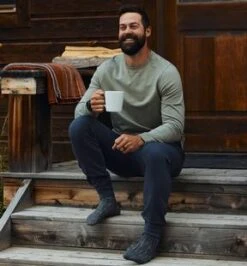 Free Fly Men's Bamboo Heritage Fleece Jogger- Regular -Ski Outlet Shop heritage jogger lifestyle 1